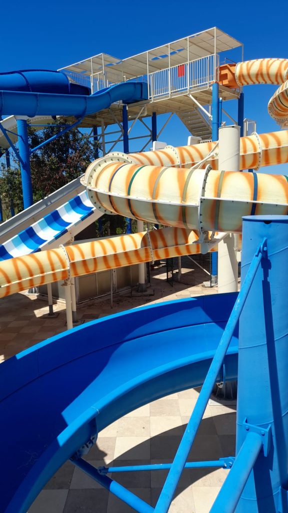 aQuaparkkaydirak-576x1024 Konyaaltı – Aquapark Sistemleri ve Fiberglass Kaydıraklar